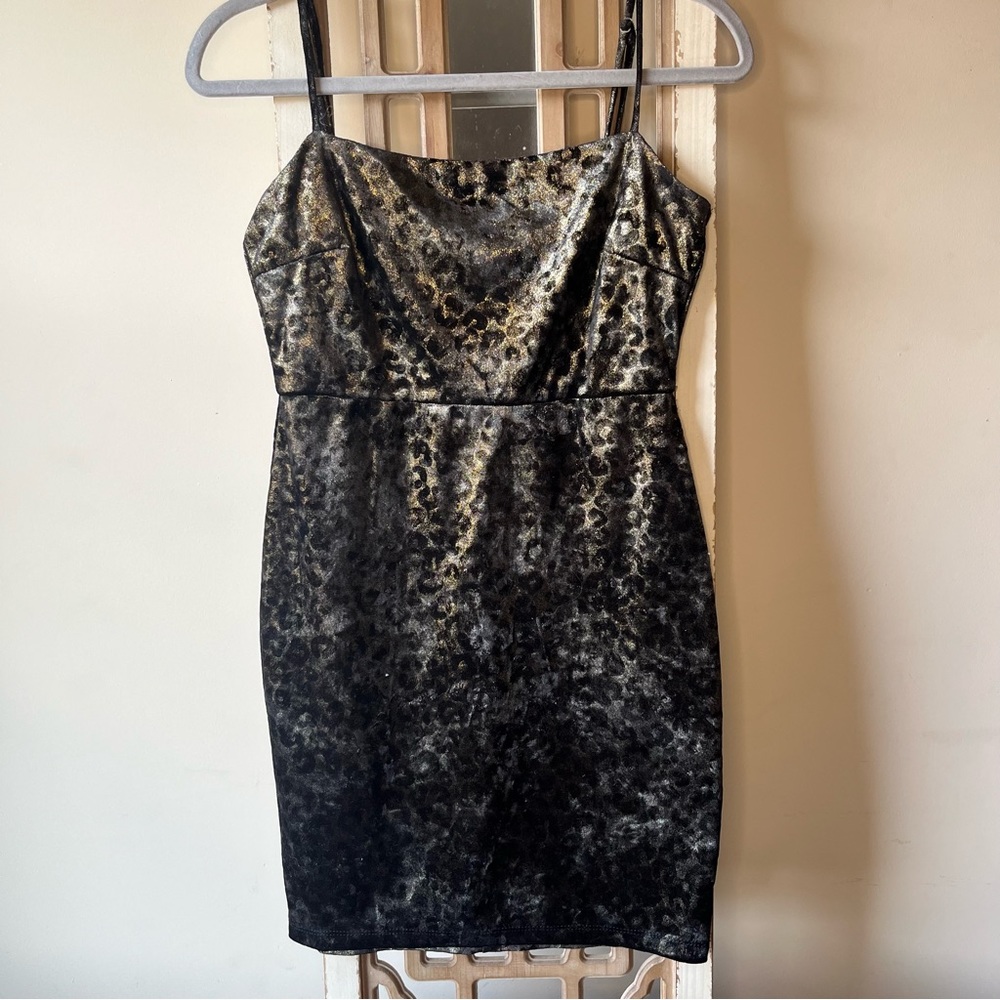 Black & Gold Velvet Leopard Print fitted Dress Size Medium